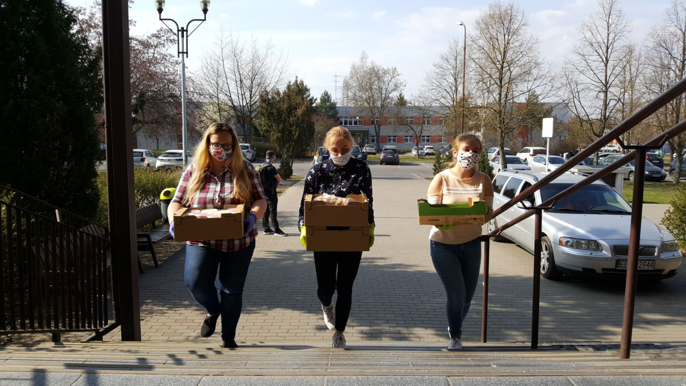 Bełchatowianka przygotowuje posiłki dla policjantów i medyków! 