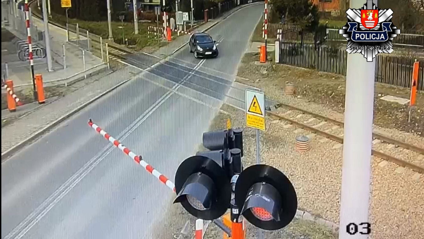 Niebezpieczna sytuacja na przejezdzie