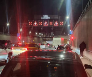 Pożar auta w tunelu na S2! Kierowcy utknęli w gigantycznym korku