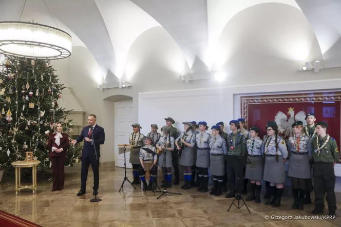 Nawrocki stał obok instrumentu i aż go kusiło! Nie mógł się powtrzymać. Nagranie krąży po sieci