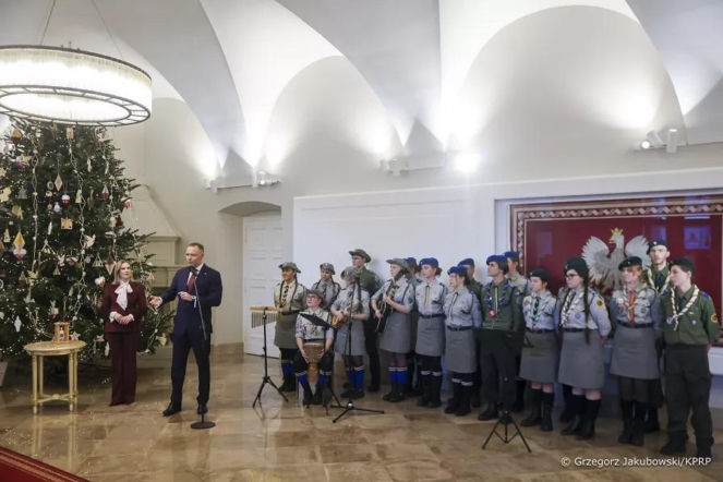 Nawrocki stał obok instrumentu i aż go kusiło! Nie mógł się powtrzymać. Nagranie krąży po sieci