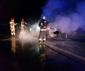 Na drodze krajowej nr 6 spłonęło auto