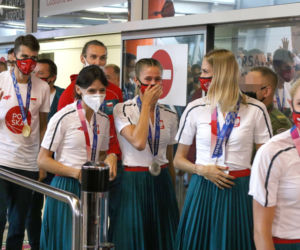 Polscy olimpijczycy wrócili do ojczyzny! Wzruszające sceny na Okęciu