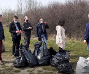 Pierwsza akcja sprzątania brzegów rzeki Muchawki i siedleckiego zalewu w ramach Operacji Czysta Rzeka 2021