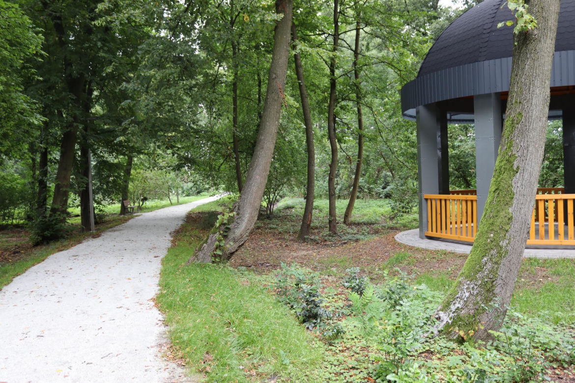 Zabytkowy park pod Lubawą zmienił się nie do poznania. Teraz wygląda jak z bajki