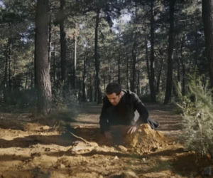 Wichrowe wzgórze: Halil próbuje wydostać Zeynep z grobu. Wciąż nie wie, czy ukochana żyje