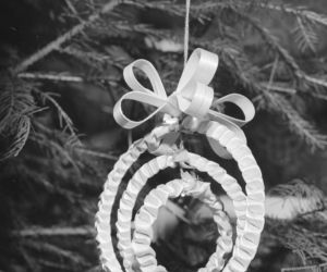 Tak ubierano choinki w PRL-u. Te archiwalne zdjęcia to prawdziwe perełki!