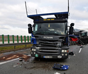 Poważny wypadek na S8 - 3 ciężarówki