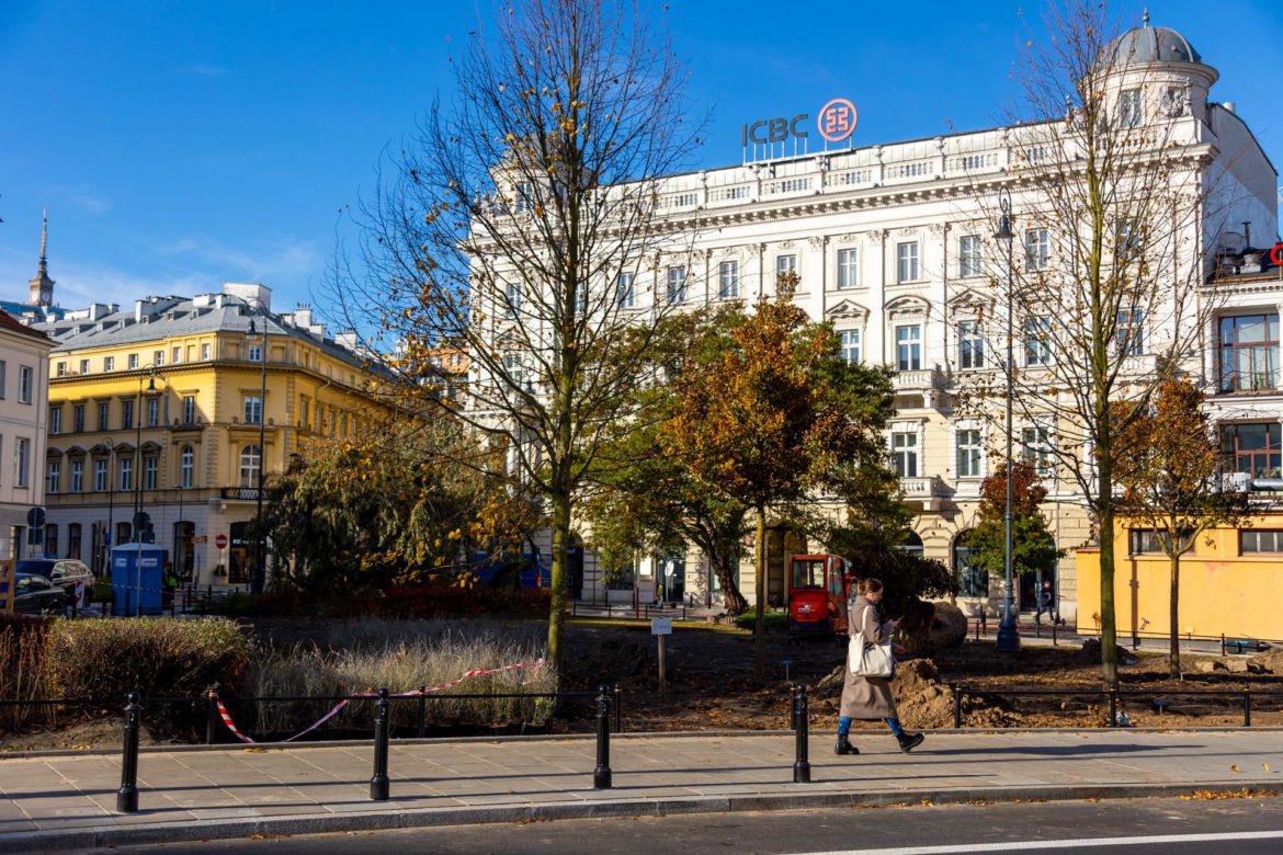 Zmodernizowany Plac Trzech Krzyży
