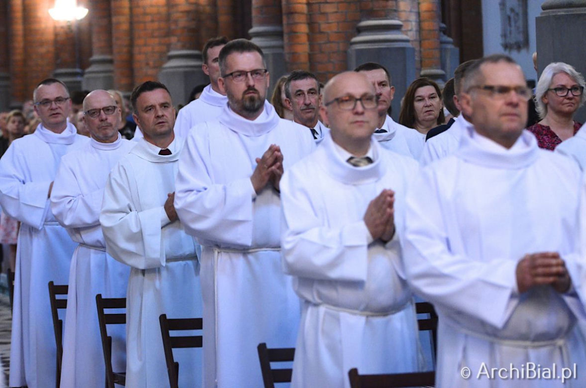 Nowi nadzwyczajni szafarze Komunii św. Jakie będą mieli zadania? [ZDJĘCIA]