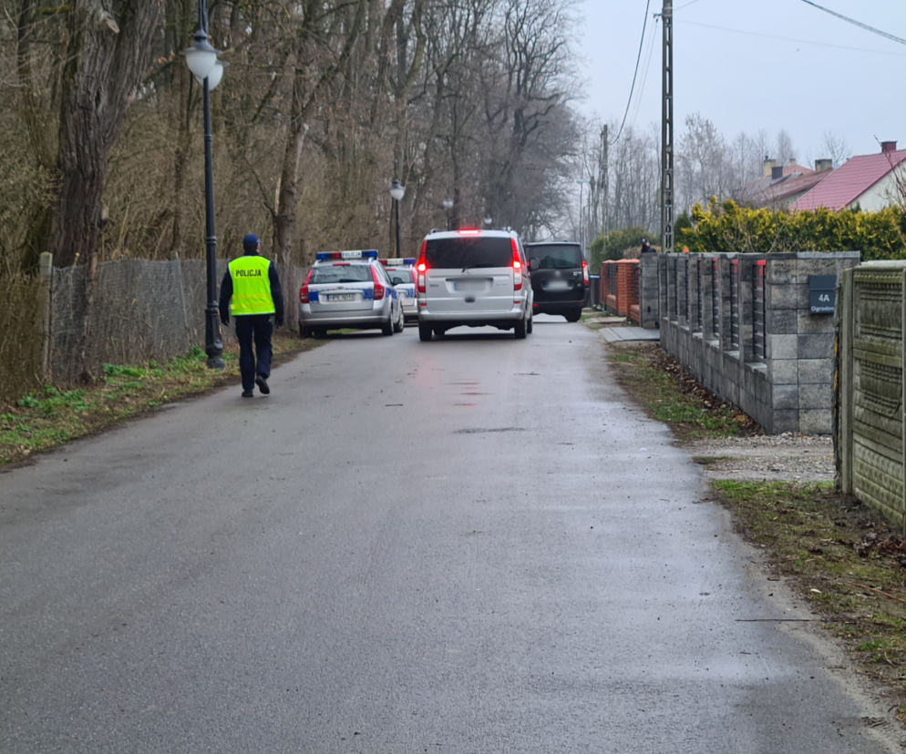 Tragedia na Podkarpaciu! Kobieta ZABIŁA dwójkę dzieci i popełniła samobójstwo?! 