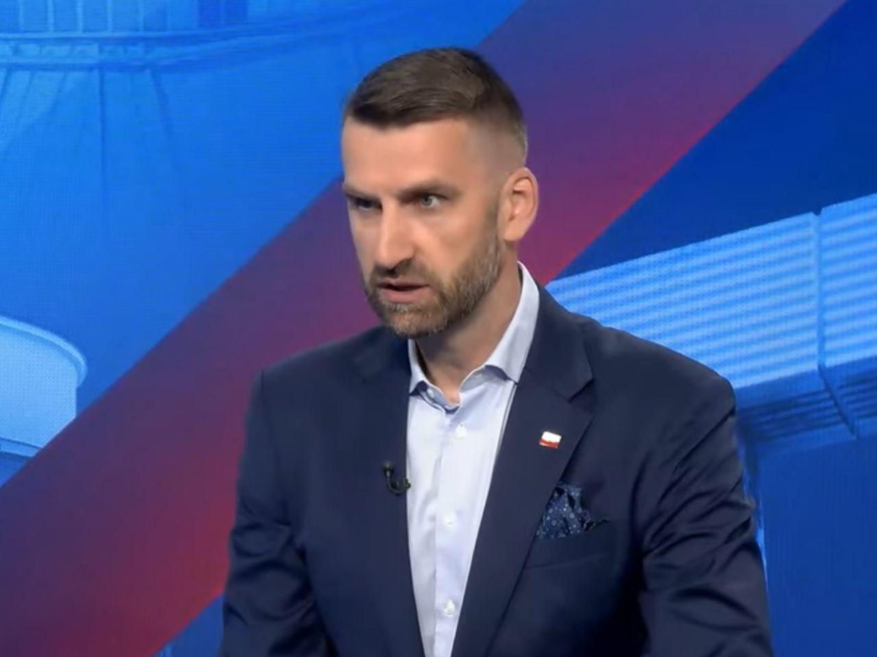 Marcin Możdżonek chce uprościć zasady dostępu do broni. Badania i weryfikacja policy…