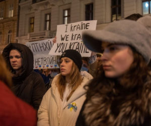 Łodzianie solidarni z Ukrainą. Tak wyglądała manifestacja na pl. Wolności