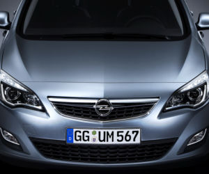 Opel Astra IV