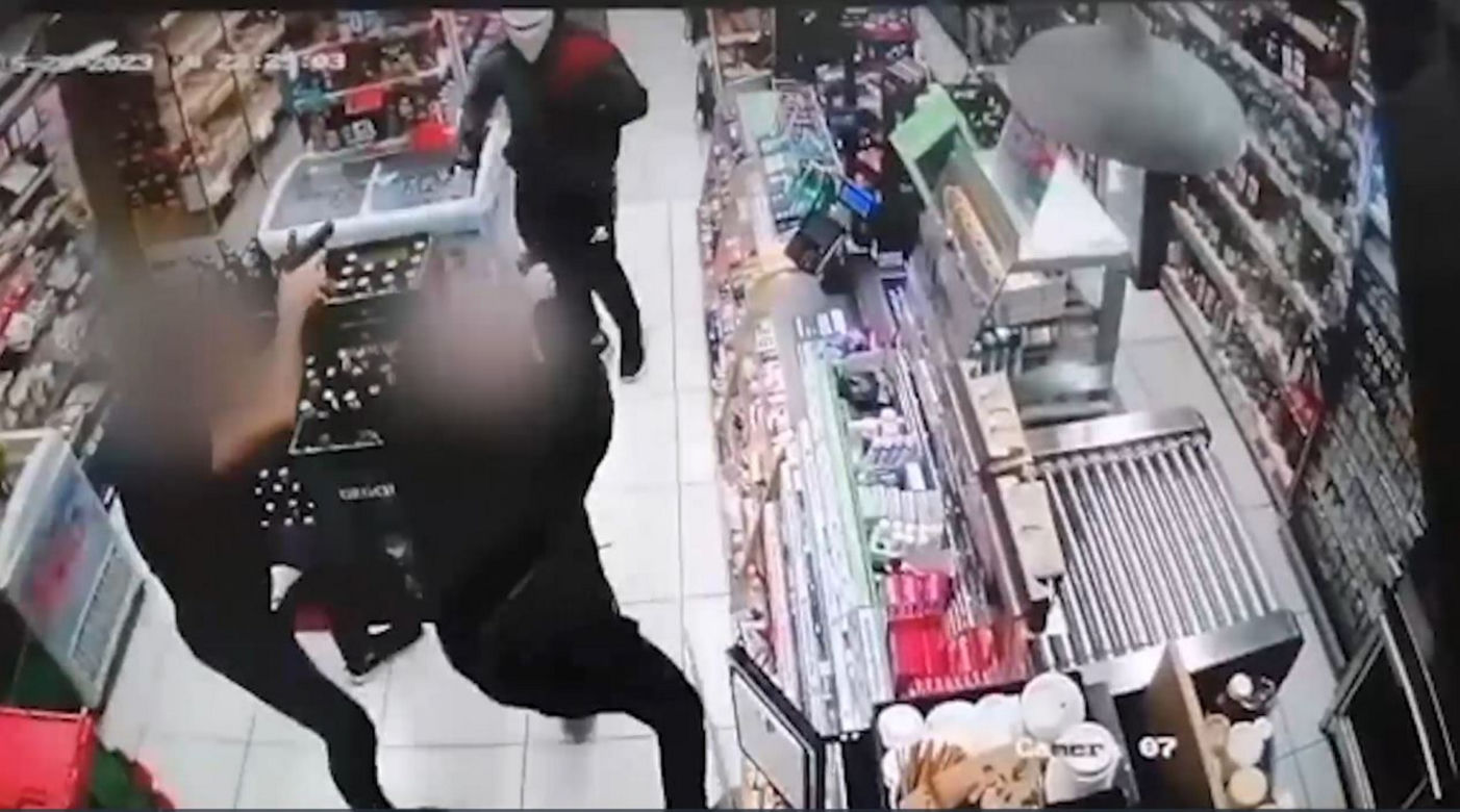 Dwa razy z siekierą napadał na sklep podczas trzeciego skoku wpadł