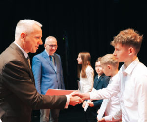 Najzdolniejsi uczniowie odebrali stypendia Prezydenta Miasta Siedlce