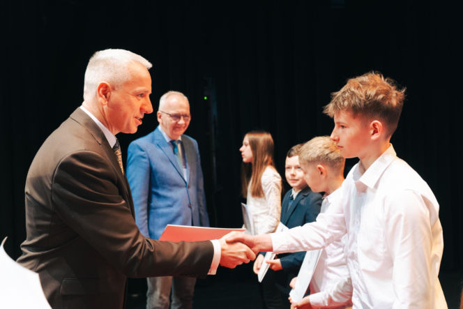 Najzdolniejsi uczniowie odebrali stypendia Prezydenta Miasta Siedlce