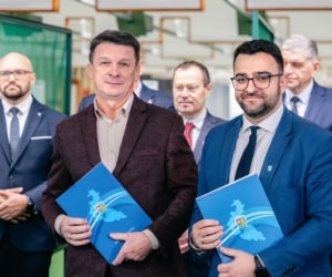 Powiat rzeszowski i łańcucki z porozumieniem o wsparciu w kryzysach. Chodzi o sprzęt, logistykę i ewakuację