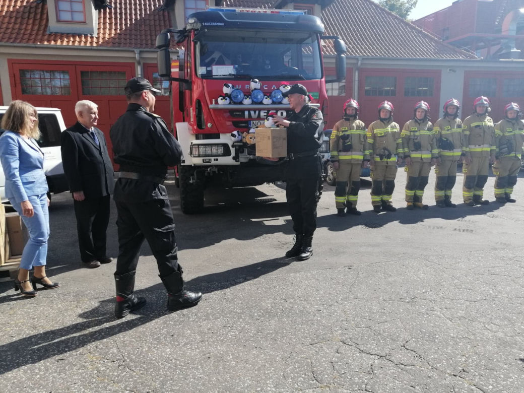 Strażacy będą rozdawać Słodziaki poszkodowanym dzieciom [ZDJĘCIA]