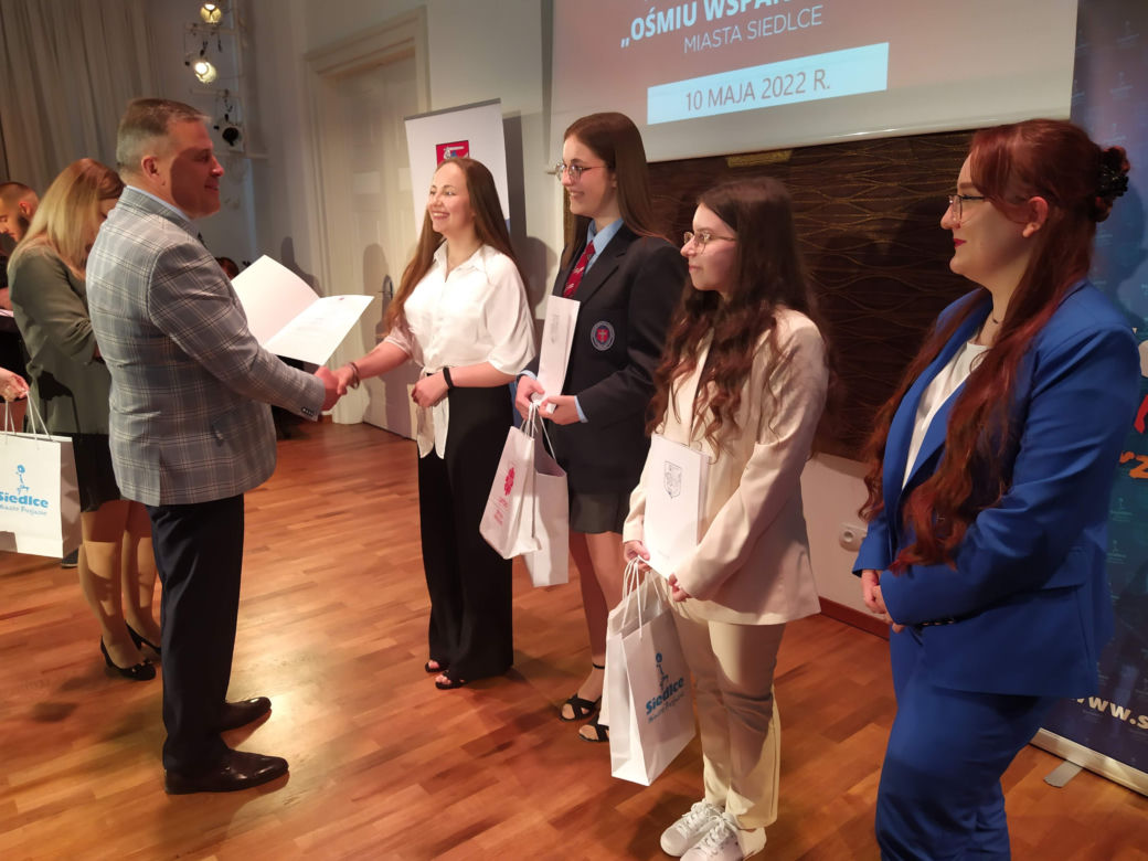 Laureaci i wyróżnieni w konkursie "Ośmiu Wspaniałych" w Siedlcach w 2022 roku - fotorelacja
