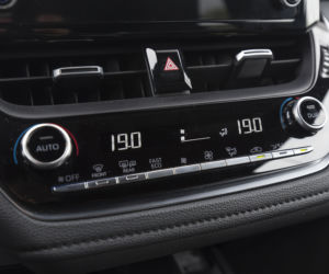 Toyota Corolla GR Sport 2.0 Hybrid Dynamic Force 184 KM e-CVT vs. Volkswagen Golf 8 1.5 eTSI 150 KM Style DSG7