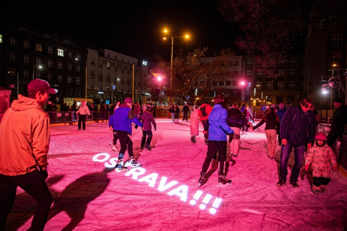 Ostrawa poleca się na święta. Magiczny jarmark bożonarodzeniowy tylko godzinę drogi z Katowic 