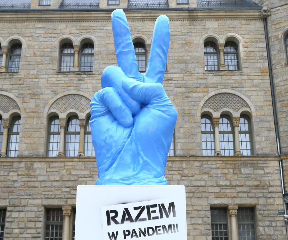 Rzeźba przy CK Zamek