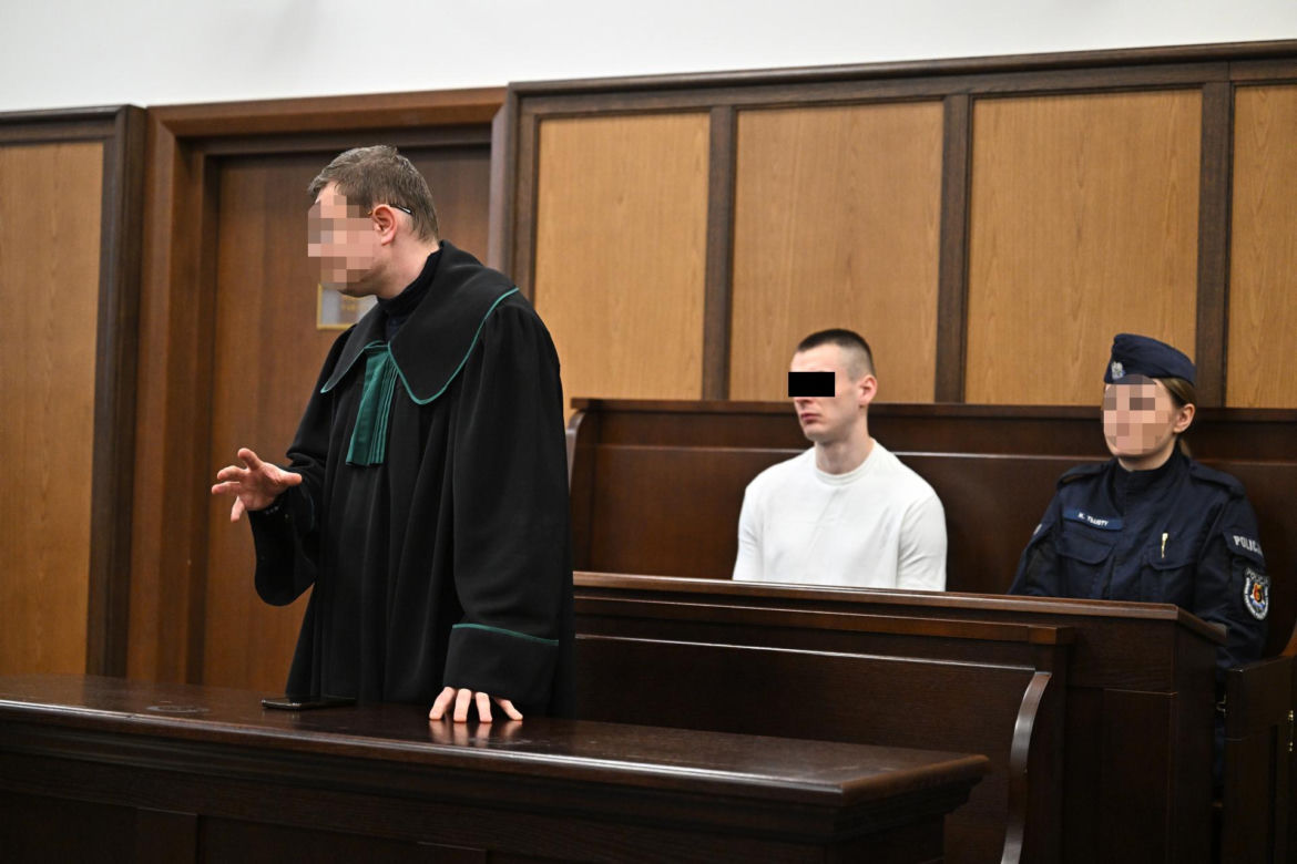 „Nie pamiętam czy dusiłem mamę i atakowałem ją nożem”. Zabił matkę, a potem babcię? Wstrząsające ustalenia