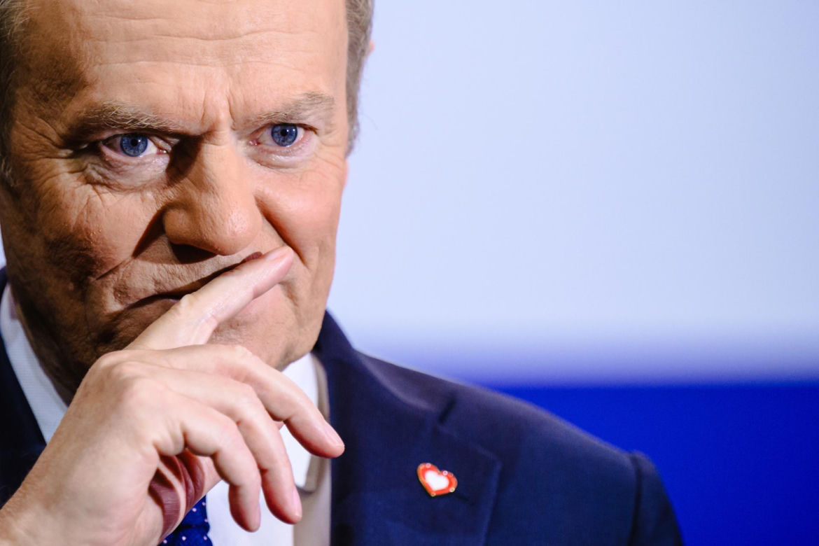 Iskrzy między Donaldem Tuskiem a Karolem Nawrockim