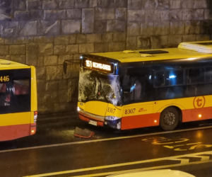 Zderzenie dwóch autobusów na Trasie Łazienkowskiej 