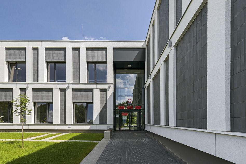 Dom Kultury i Urząd Gminy w Lubrzy