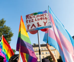 Marsz Równości w Krakowie - tłumy na wydarzeniu pod hasłem Zaczerpnąć tchu.