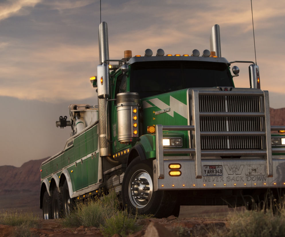 Western Star 4900SF, Decepticon Onslaught