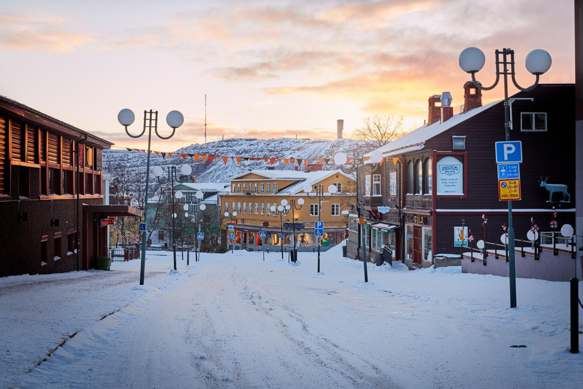 Kiruna w Szwecji. Miasto, w którym zima nigdy się nie kończy