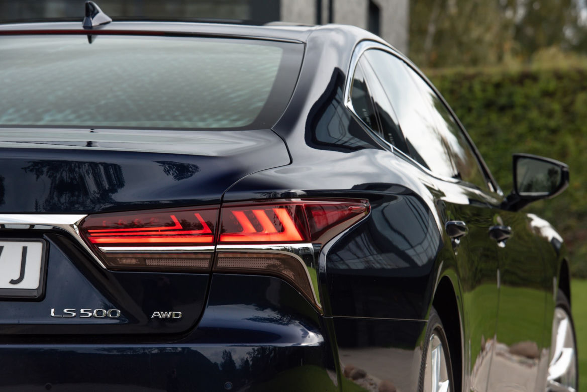 Lexus LS 500 Omotenashi 3.5 V6 417 KM