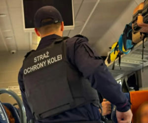 Awantura w pociągu PKP Intercity. 43-latek z Wrocławia skuty kajdankami