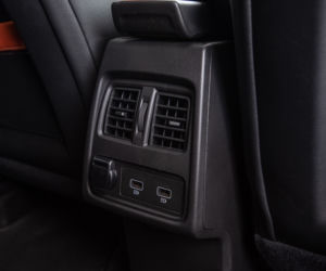 Peugeot 2008 GT Line vs Renault Captur Intens