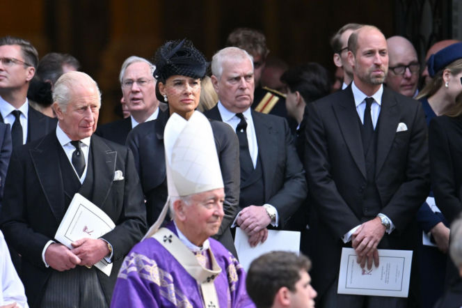 Cios dla dwóch osób w rodzinie królewskiej. To już koniec?