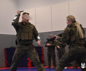 Nowi instruktorzy taktyki i technik interwencji w WOT