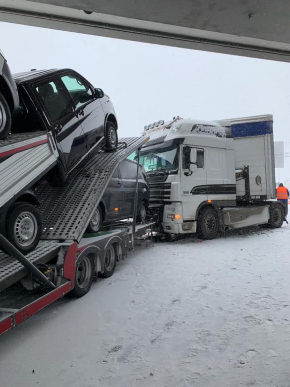 Duże utrudnienia na A2! Zderzyły się CZTERY ciężarówki