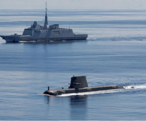 Wojna pałaców o atomowy guzik. Czyj parasol nuklearny ochroni Polskę: francuski czy amerykański?