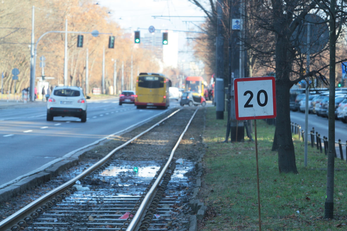 Torowisko na Al. Waszyngtona grozi katastrofą! Są ograniczenia dla tramwajów