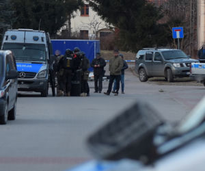 SAMOBÓJCA MIŁOŚĆ POLICJA BROŃ