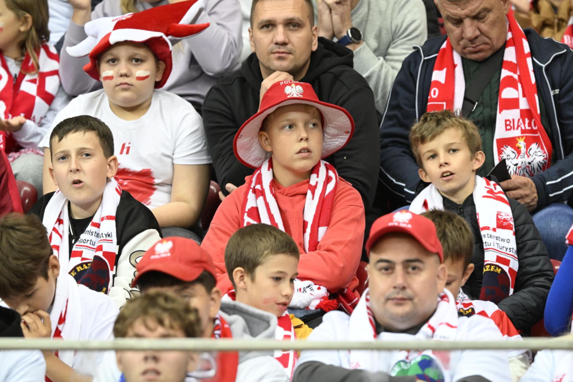 Kibice na meczu Polska - Rumunia. Znajdź się na zdjęciach z Narodowego!
