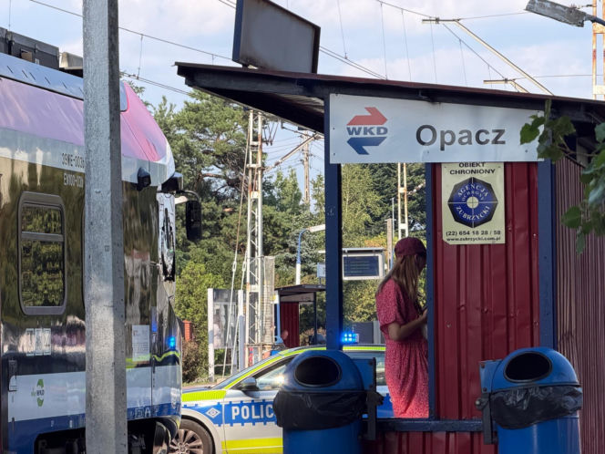 Dramat w pociągu WKD jadącym do Warszawy. Nie żyje pasażer