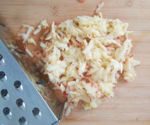 Prosta surówka z kiszonej kapusty krok po kroku