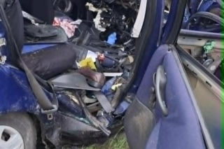 Pół rodziny zginęło w jednej chwili! Fiat najechał na ciężarówkę