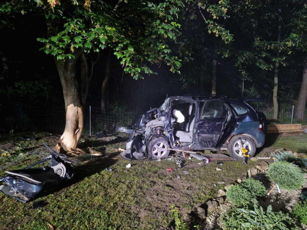 Wypadek w pow. tomaszowskim. Trzy osoby w szpitalu
