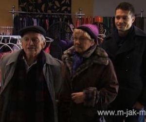 M jak miłość odc. 1060. Lucjan (Witold Pyrkosz), Barbara (Teresa Lipowska), Tomek (Andrzej Młynarczyk)