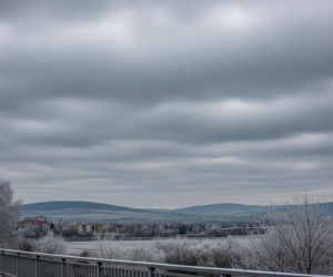 Zimny poniedziałek w Bielsku-Białej. Czy to już koniec nadziei na słońce 08.12.2025?